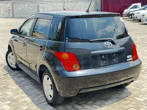 Toyota IST 2002 Black