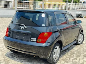 Toyota IST 2002 Black