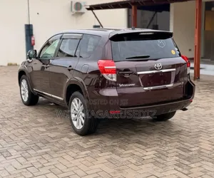 Toyota Vanguard 2010 Maroon