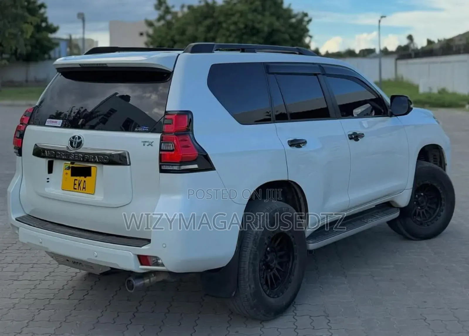 Toyota Land Cruiser Prado 2022 White