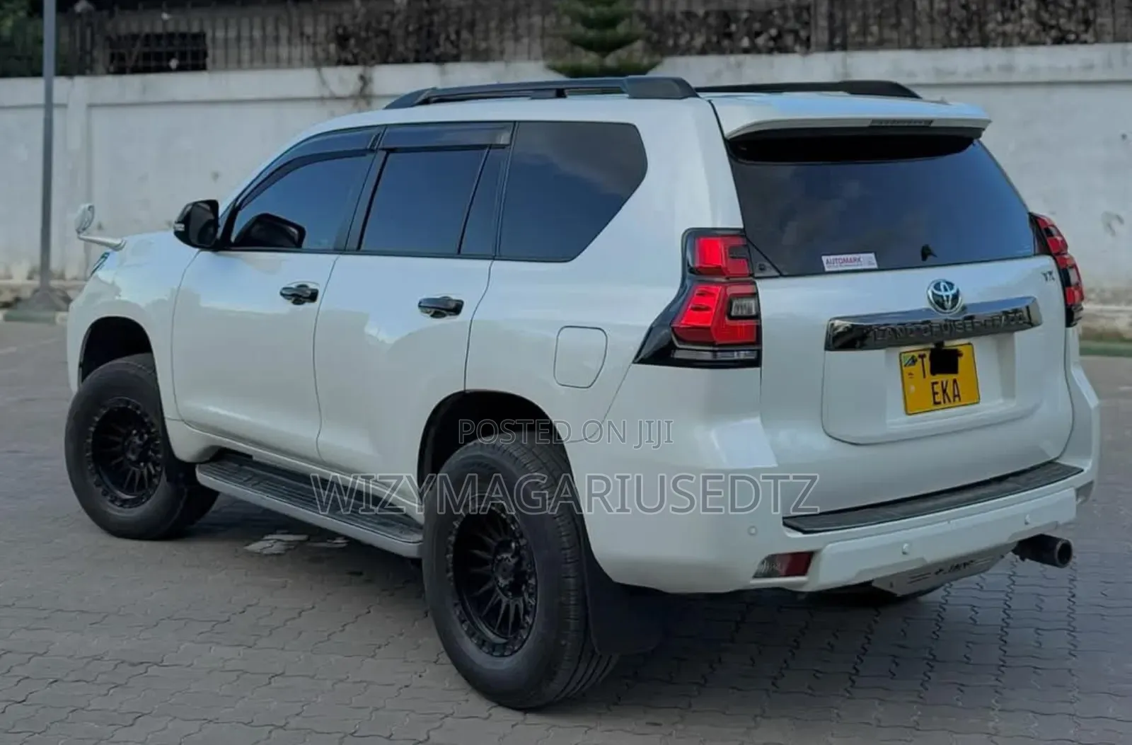 Toyota Land Cruiser Prado 2022 White