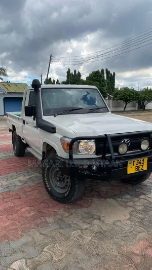 Toyota Land Cruiser 79 Series 2002 White