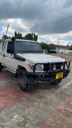 Toyota Land Cruiser 79 Series 2002 White