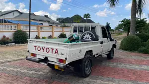 Toyota Land Cruiser 79 Series 2002 White