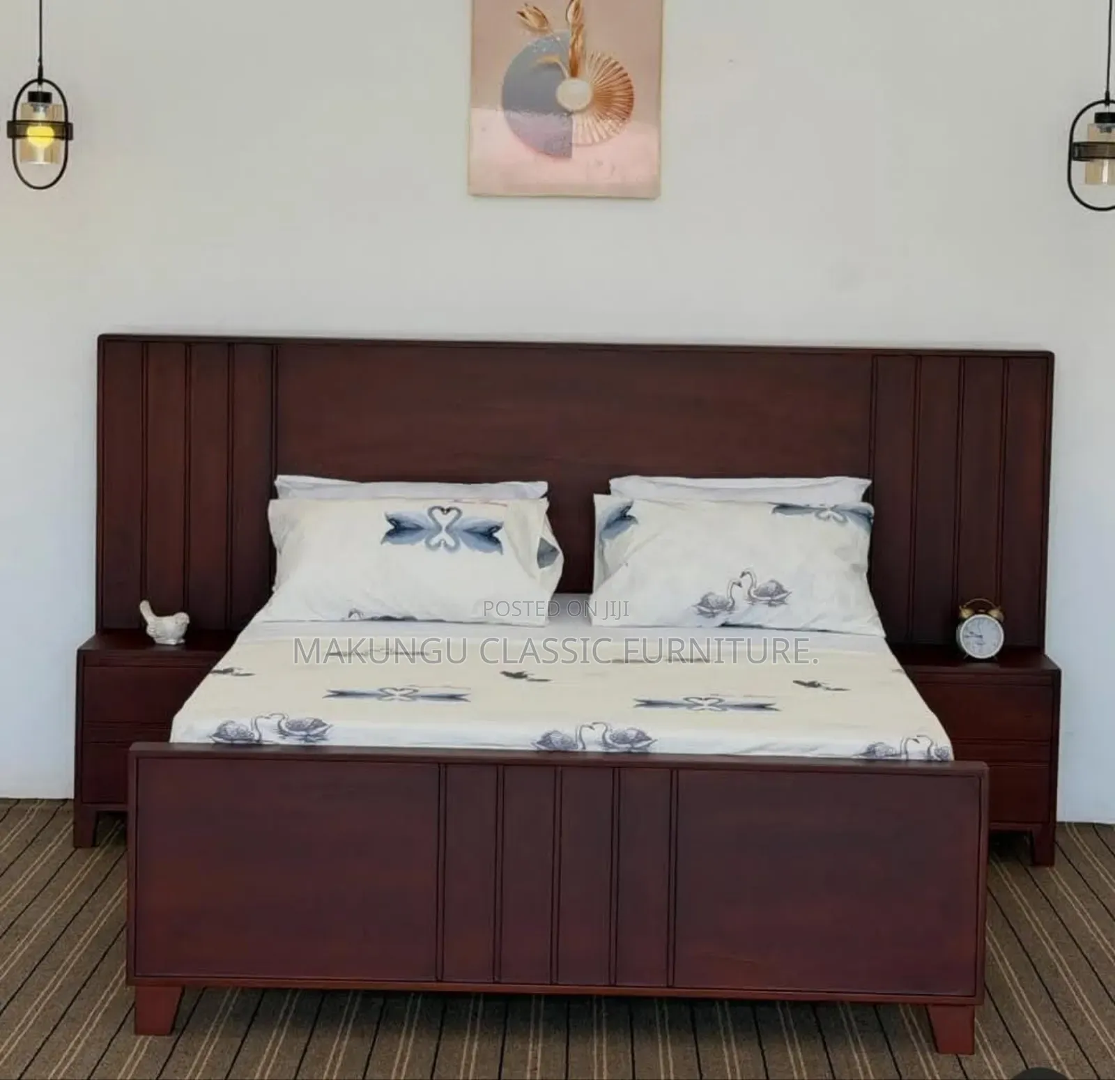 Kitanda Cha Mbao Ngumu Ya Mvule Ni 5/6 Na Bedsides Zake