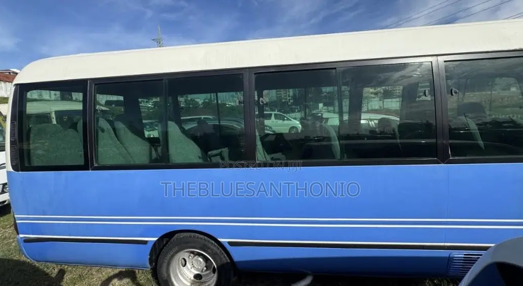 Toyota Coaster 2004 Blue