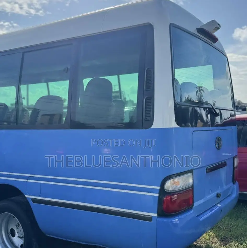 Toyota Coaster 2004 Blue