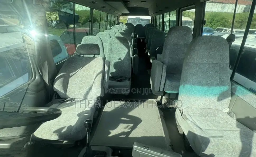 Toyota Coaster 2004 Blue
