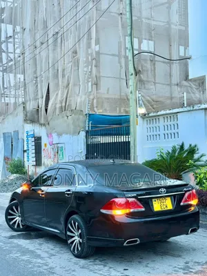 Toyota Crown 2011 Black