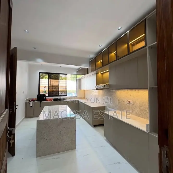 4bdrm Apartment in Salasala, Mikocheni for rent