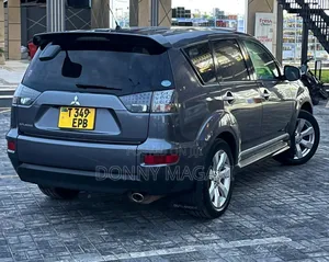 Mitsubishi Outlander 2010 Gray