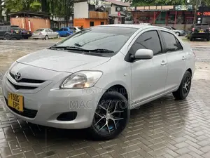 Toyota Belta 2007 Silver