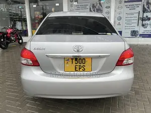 Toyota Belta 2007 Silver