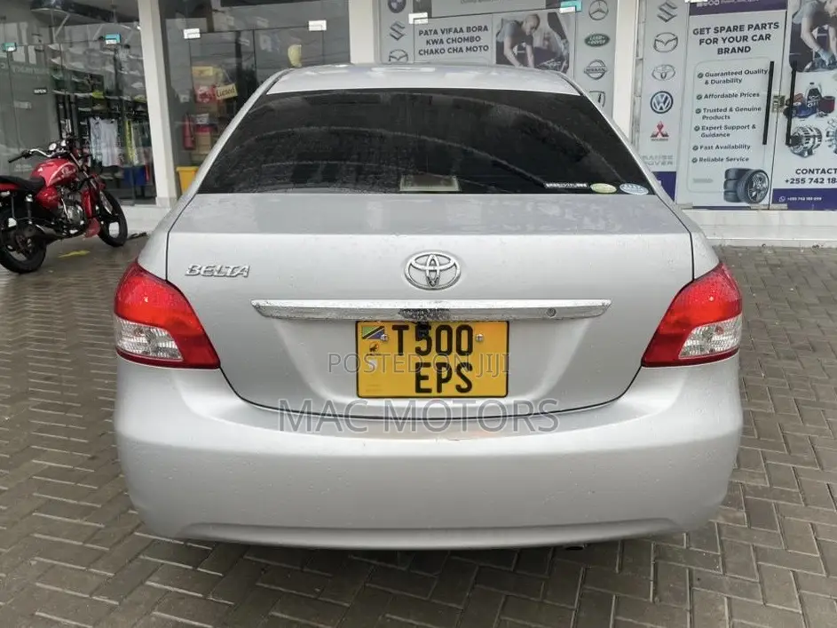 Toyota Belta 2007 Silver