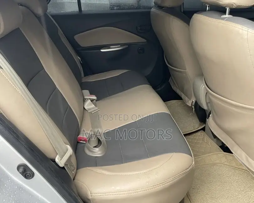 Toyota Belta 2007 Silver