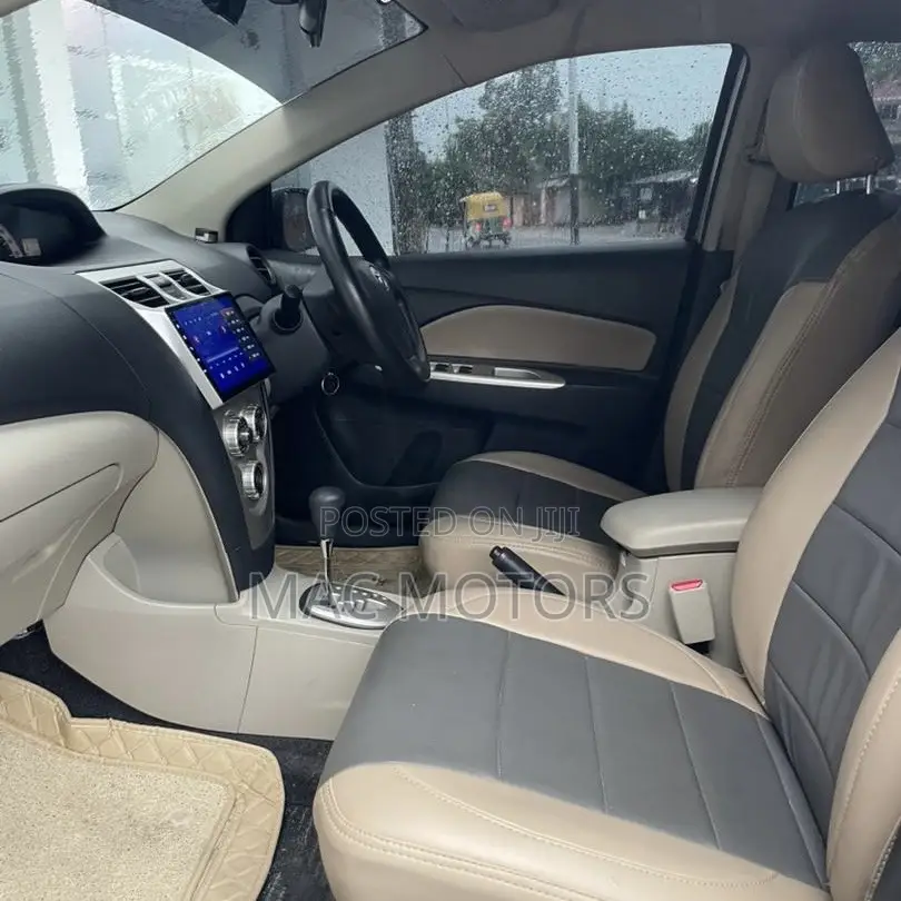 Toyota Belta 2007 Silver