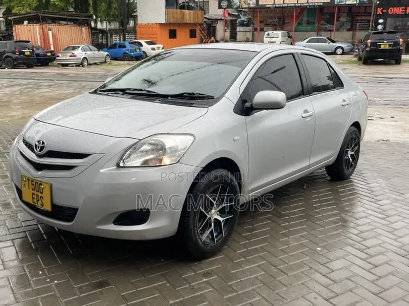 Toyota Belta 2007 Silver