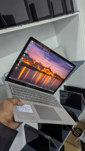 New Laptop Microsoft Surface Laptop 3 8GB Intel Core i5 SSD 256GB