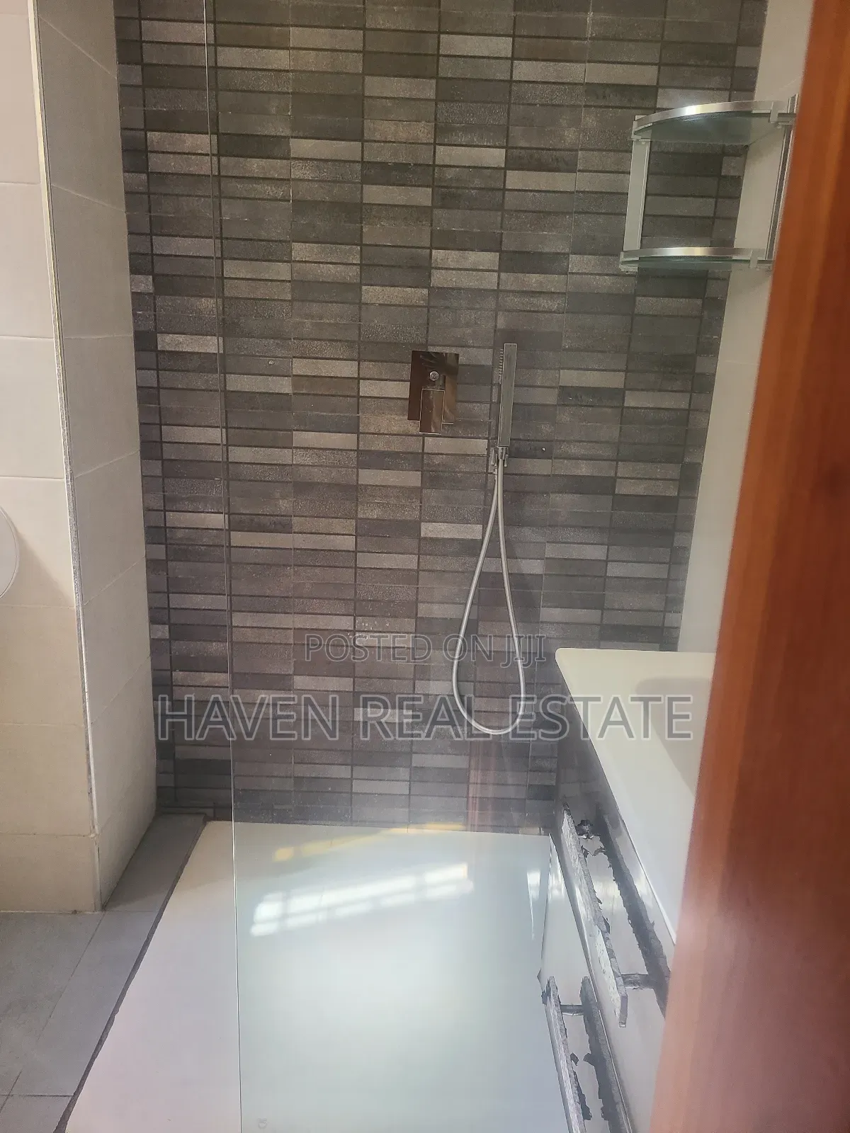 Furnished 2bdrm Apartment in Oyster Bay for rent