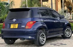 Toyota IST 2005 Blue