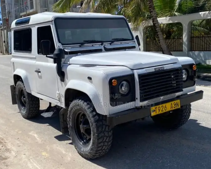 Land Rover Defender Station AWD 1997 White