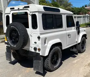 Land Rover Defender Station AWD 1997 White