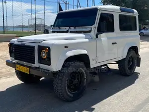 Land Rover Defender Station AWD 1997 White