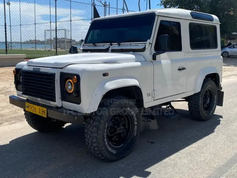 Land Rover Defender Station AWD 1997 White