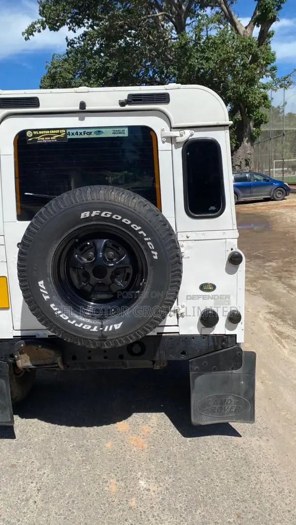 Land Rover Defender Station AWD 1997 White