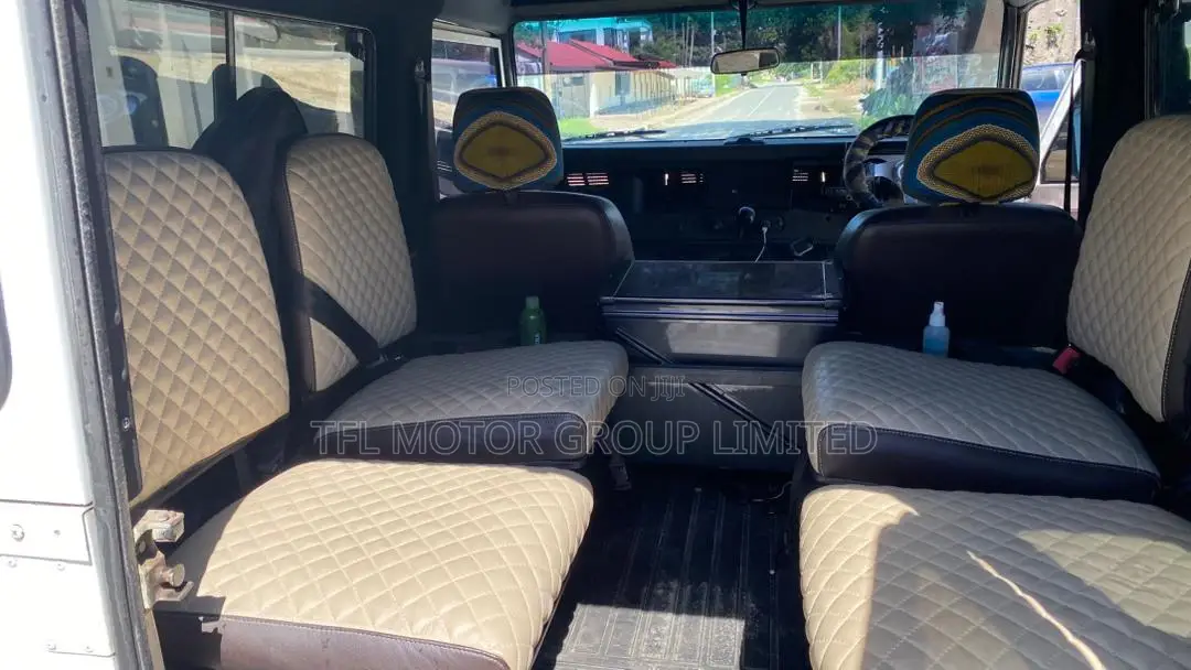 Land Rover Defender Station AWD 1997 White