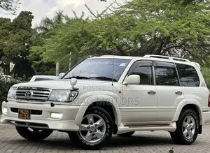 Toyota Land Cruiser 1999 White