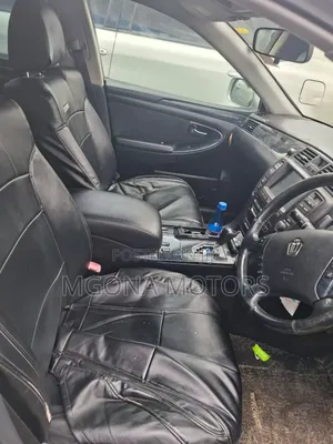 Toyota Crown 2006 Silver
