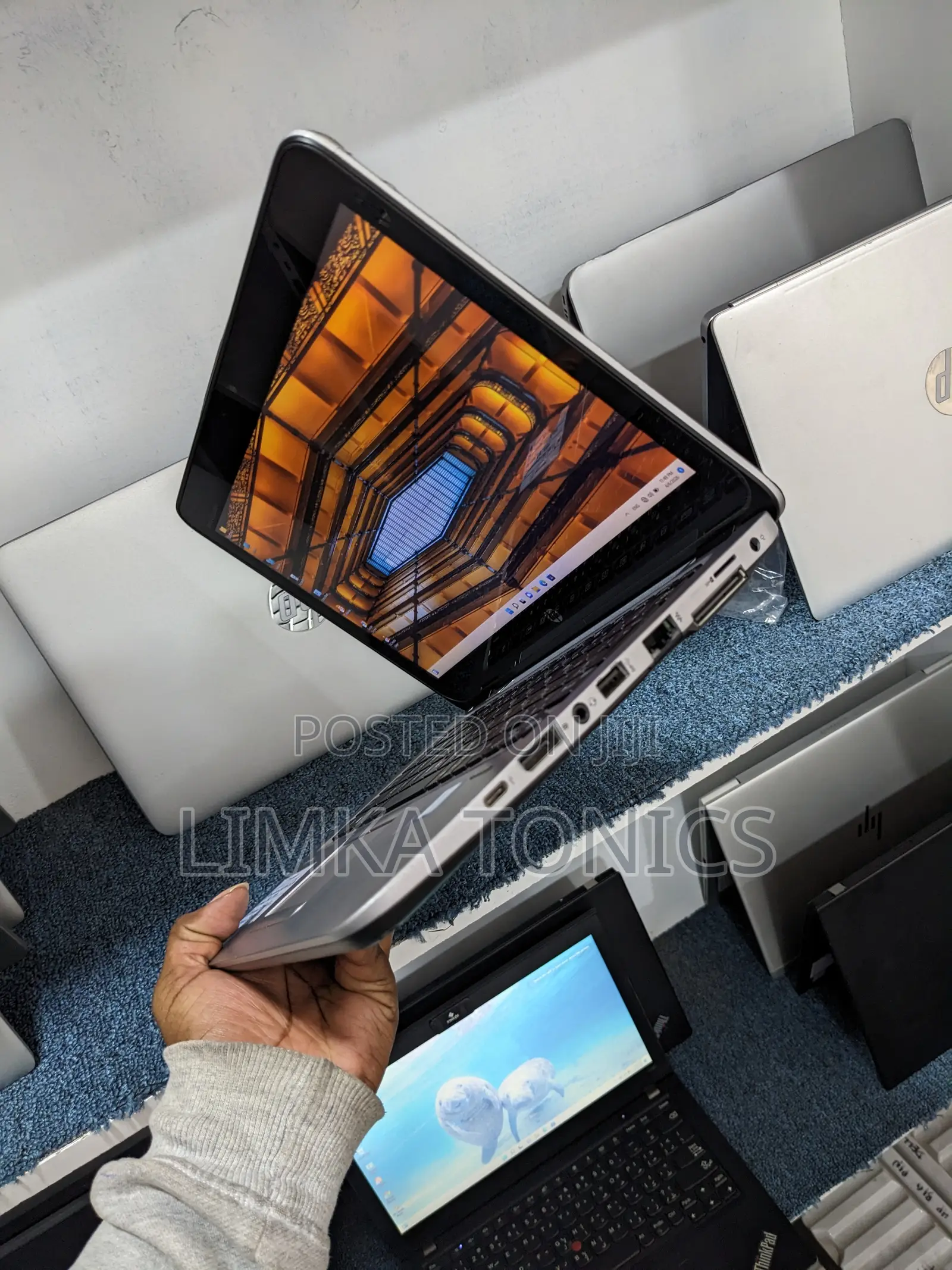 New Laptop HP EliteBook 820 G3 8GB Intel Core i5 SSD 256GB