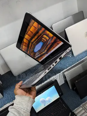 New Laptop HP EliteBook 820 G3 8GB Intel Core i5 SSD 256GB