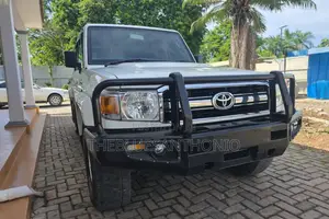 Toyota Land Cruiser 2021 White