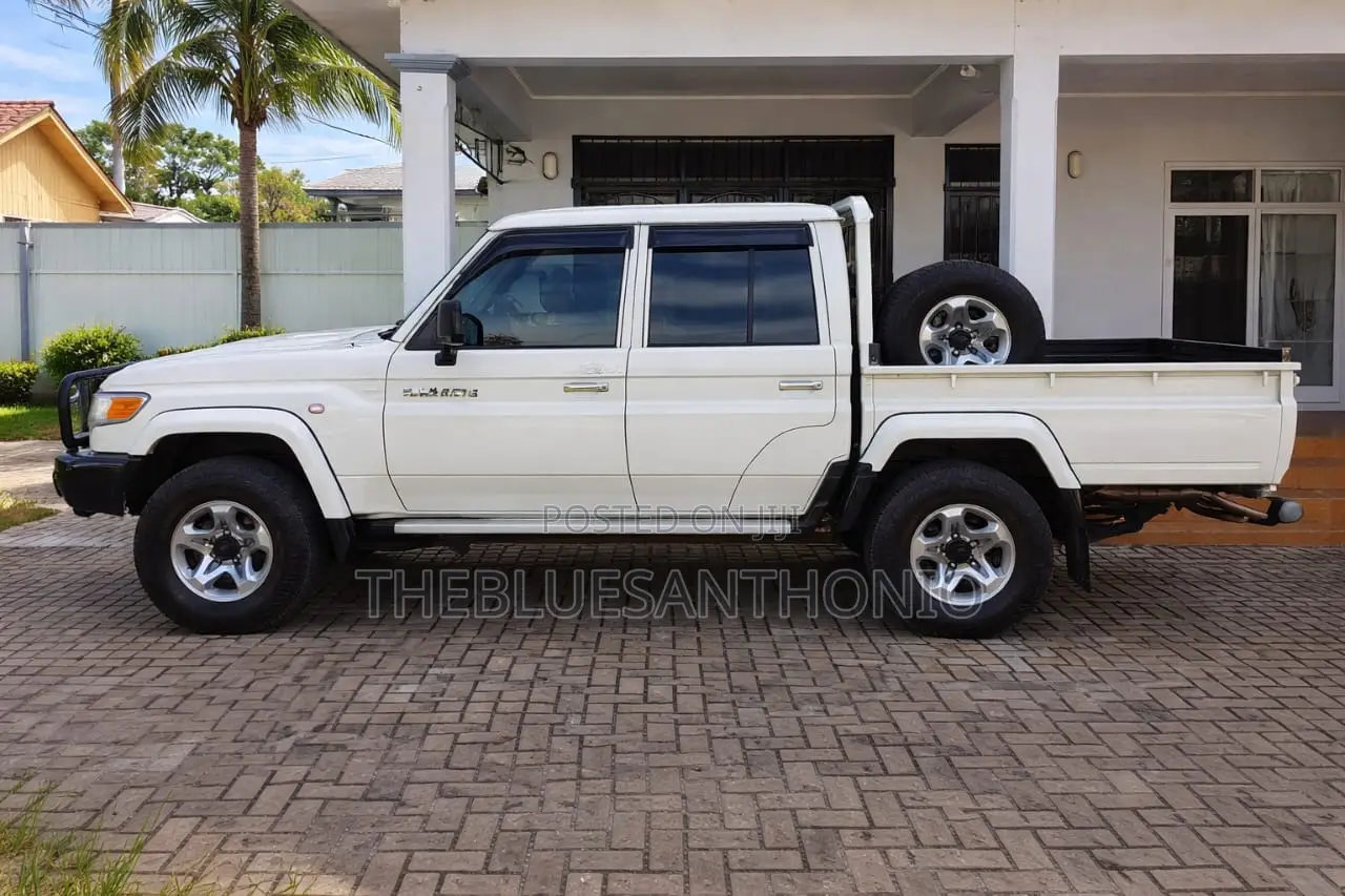 Toyota Land Cruiser 2021 White