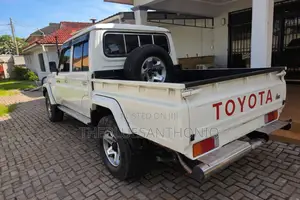 Toyota Land Cruiser 2021 White