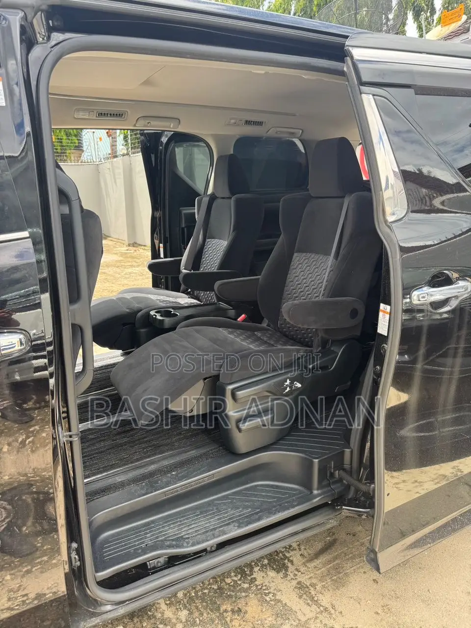 Toyota Vellfire 2016