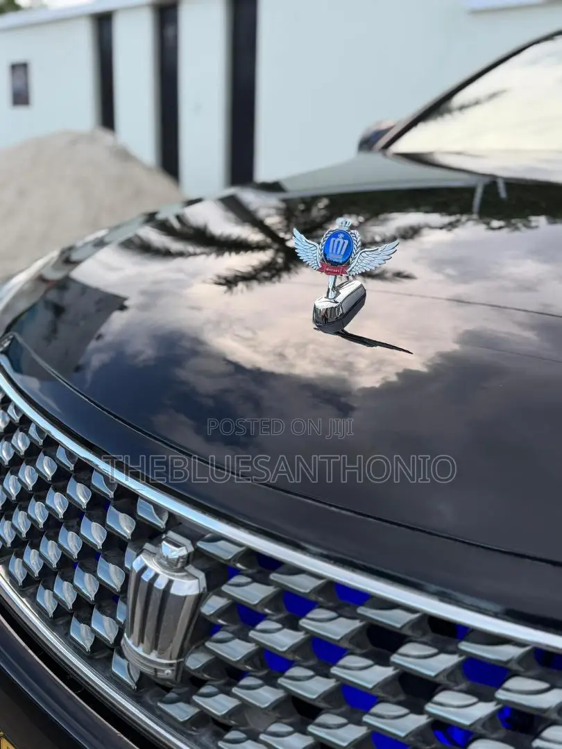 Toyota Crown 2012 Black