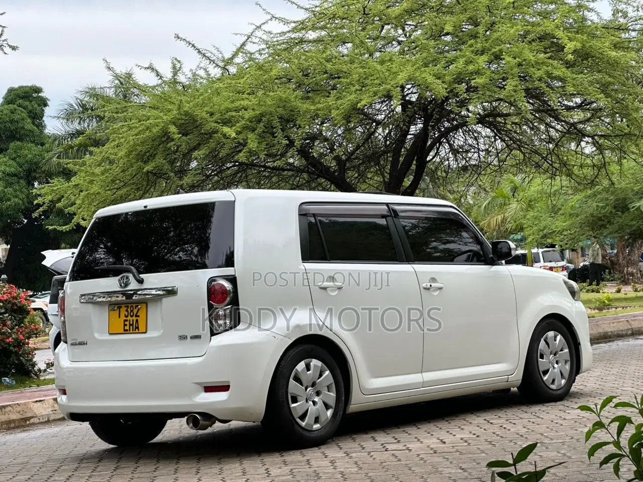 Toyota Corolla Rumion 2008 White