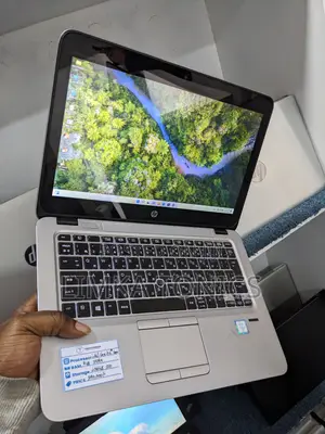 New Laptop HP EliteBook 820 G3 8GB Intel Core i5 SSD 256GB