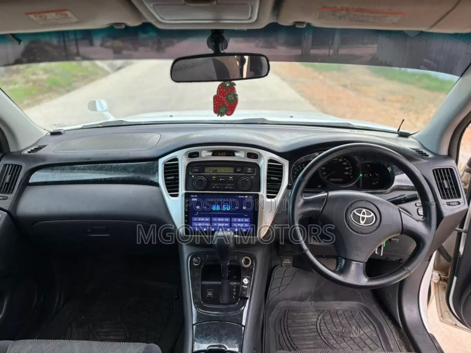 Toyota Kluger 2003 White