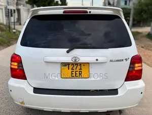 Toyota Kluger 2003 White