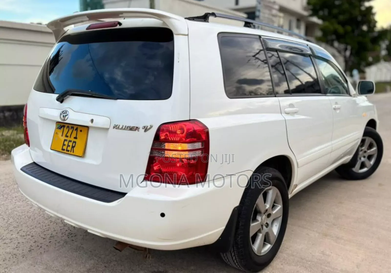 Toyota Kluger 2003 White