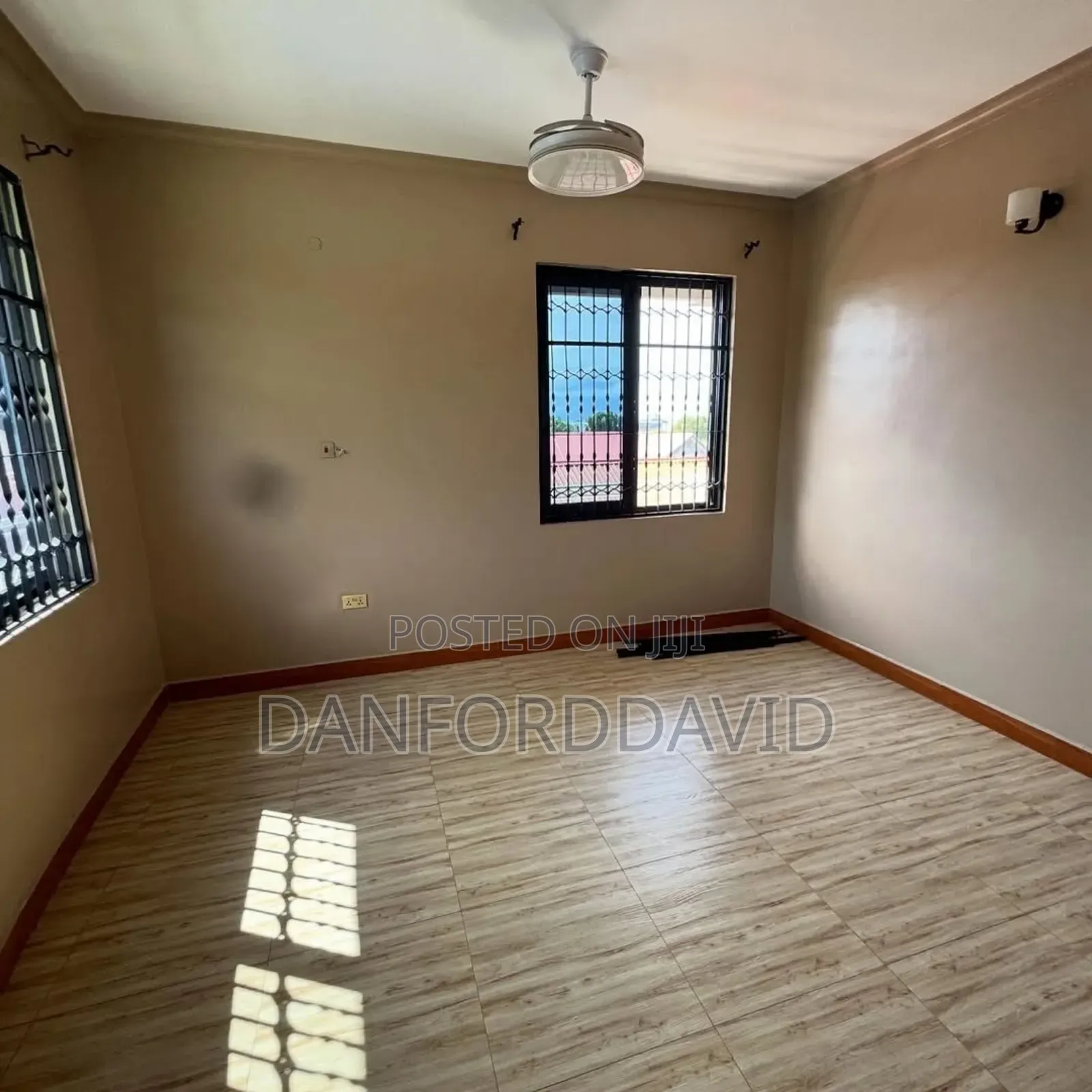 8bdrm Bungalow in Kahwa Real Estate, Kunduchi for rent