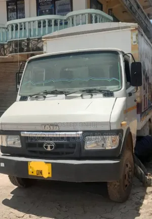 Tata Truck Inauzwa
