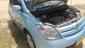 Toyota IST 2004 Blue