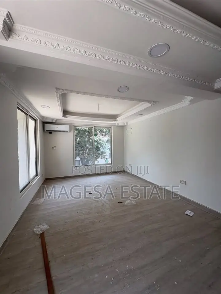 5bdrm Apartment in Oyster Bay for rent