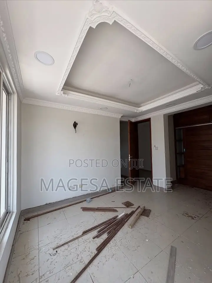 5bdrm Apartment in Oyster Bay for rent