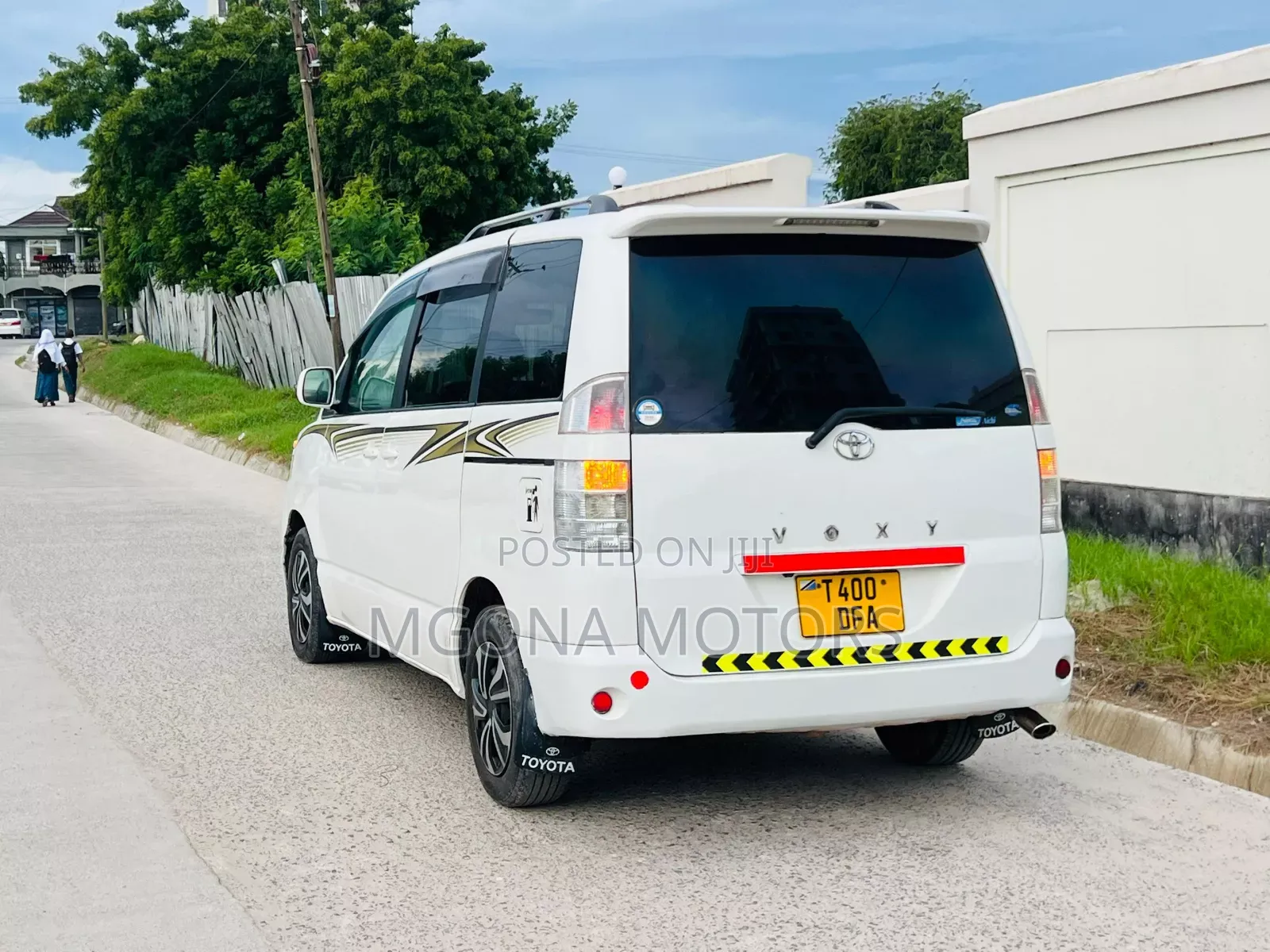 Toyota Noah 2005 White